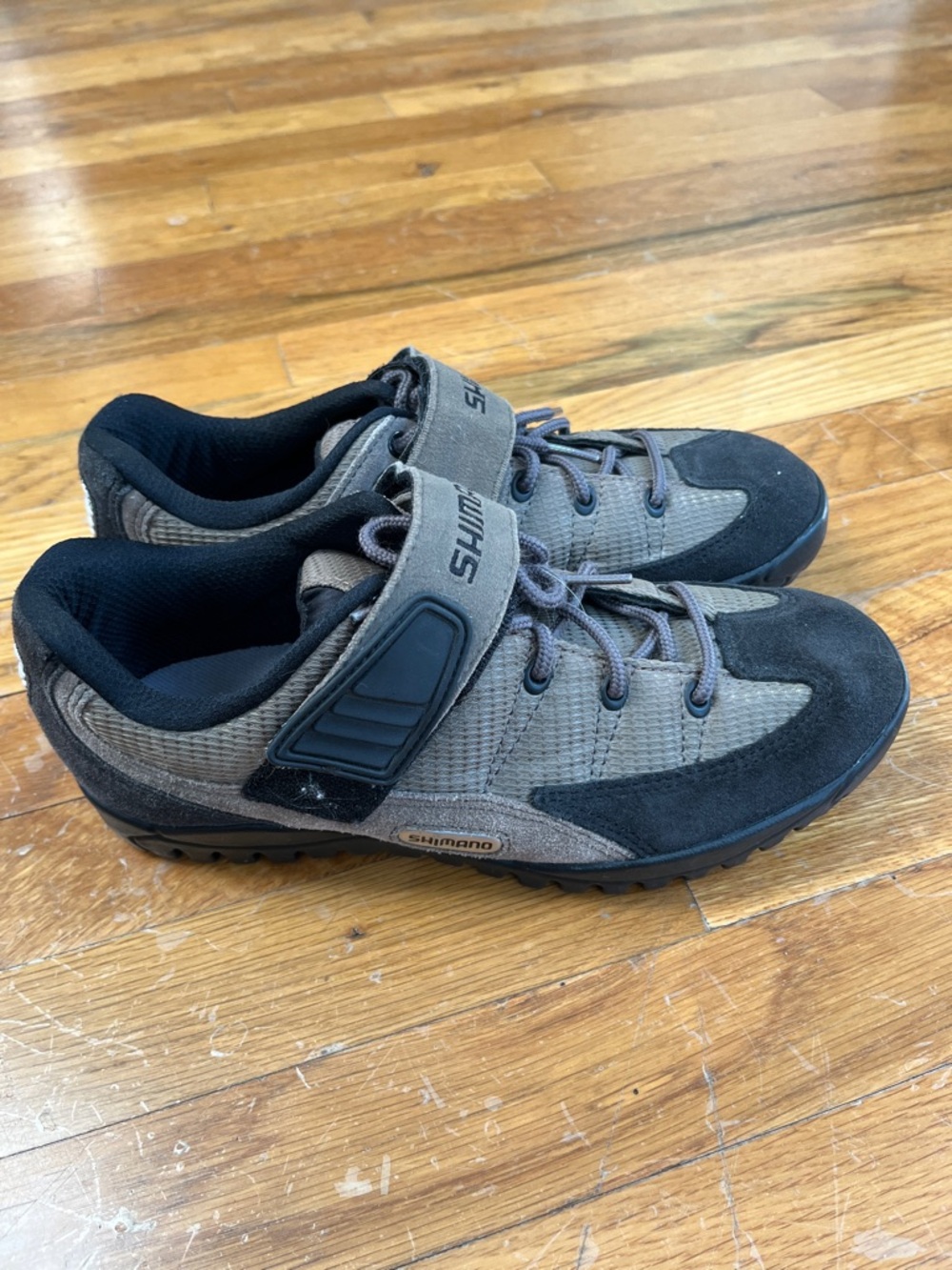 Shimano Men’s Gray and Black Mountain Cycling Shoes